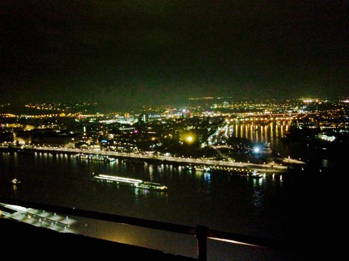 Haus Am Ufer Mit Rheinpanoramablick Apartment Koblenz  Bagian luar foto