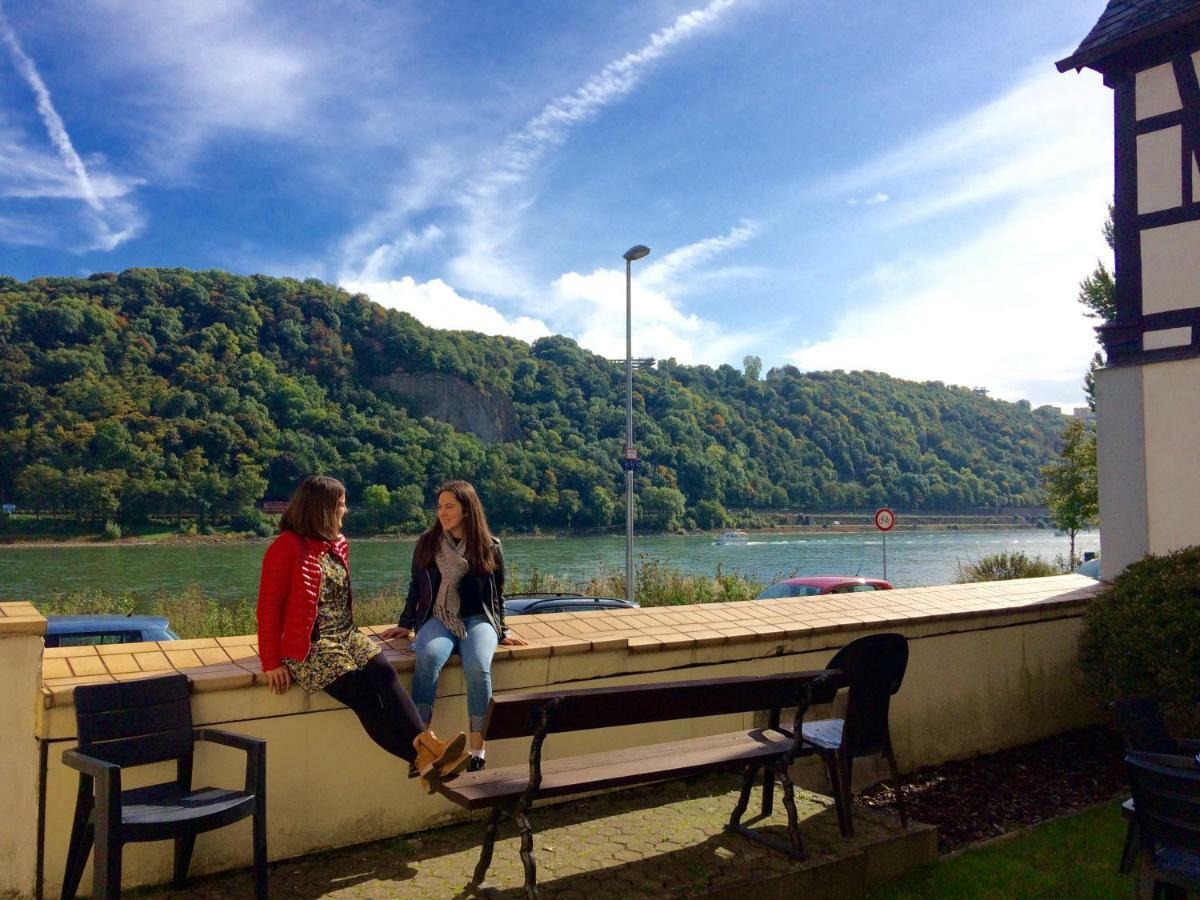 Haus Am Ufer Mit Rheinpanoramablick Apartment Koblenz  Bagian luar foto