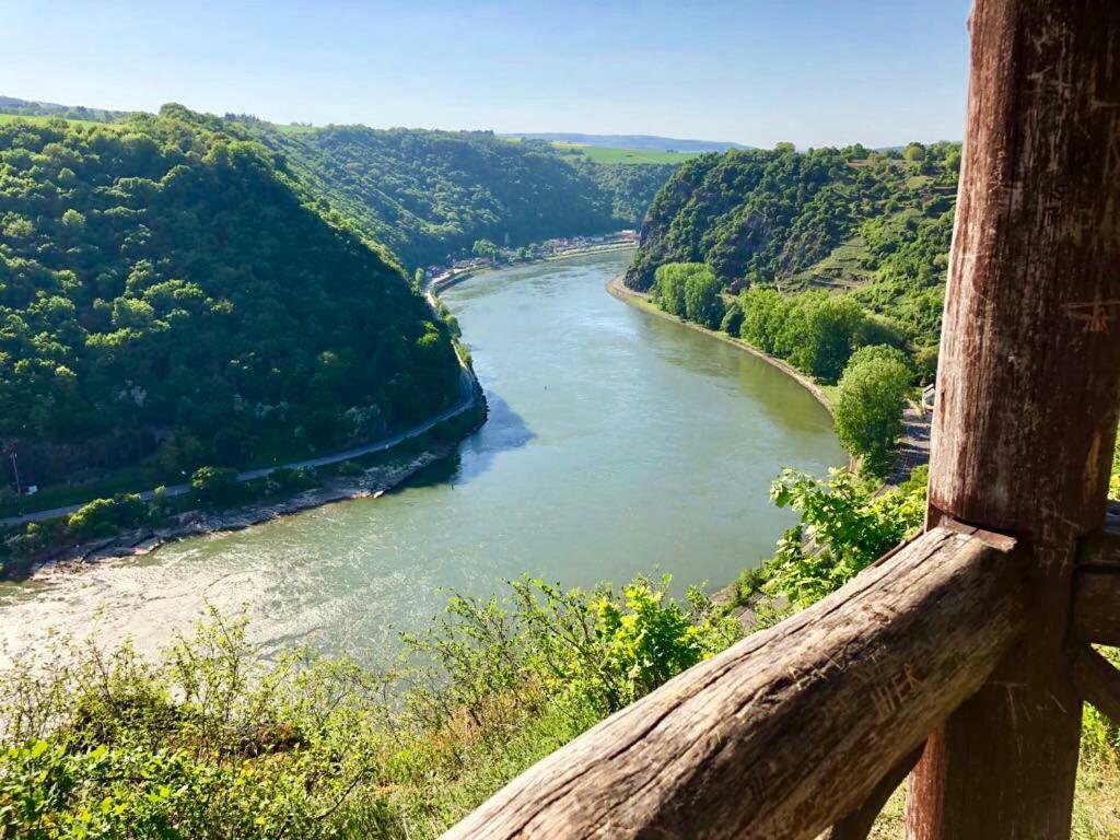 Haus Am Ufer Mit Rheinpanoramablick Apartment Koblenz  Bagian luar foto