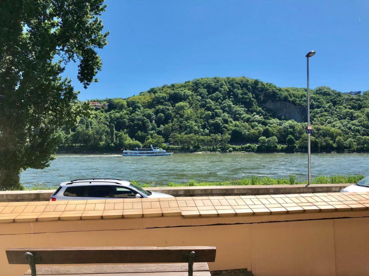 Haus Am Ufer Mit Rheinpanoramablick Apartment Koblenz  Bagian luar foto